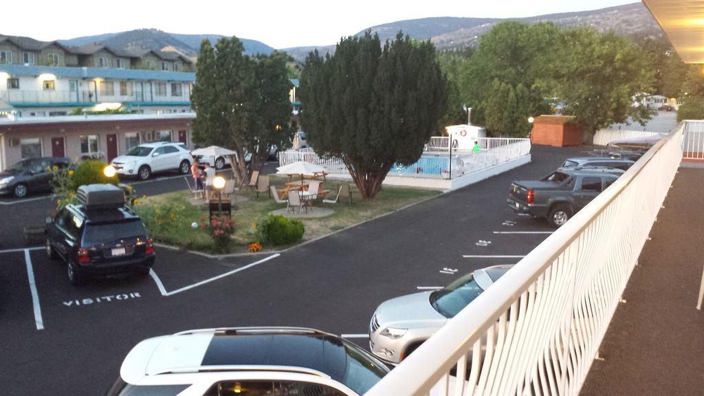 Swiss Sunset Inn Penticton Exterior foto